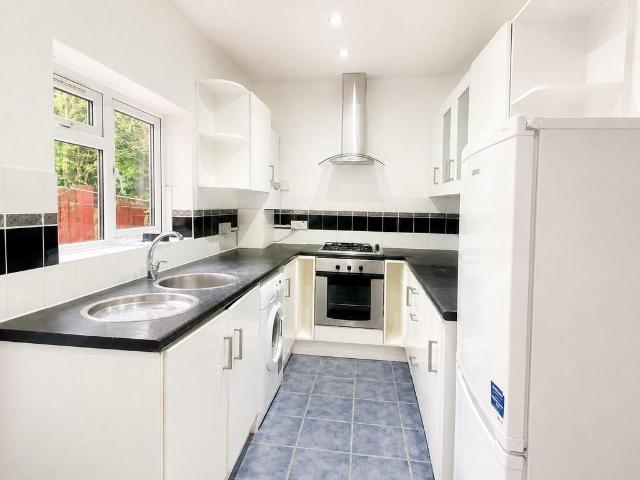 Apartment for rent in London Borough of Croydon, Thornton Heath