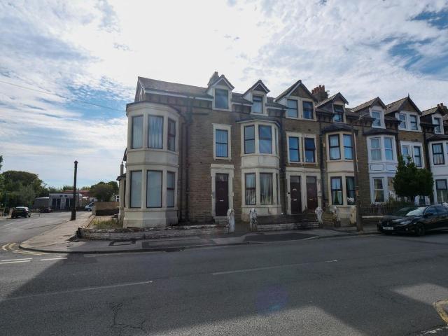 Apartment for rent in Poulton-le-Sands, Bare