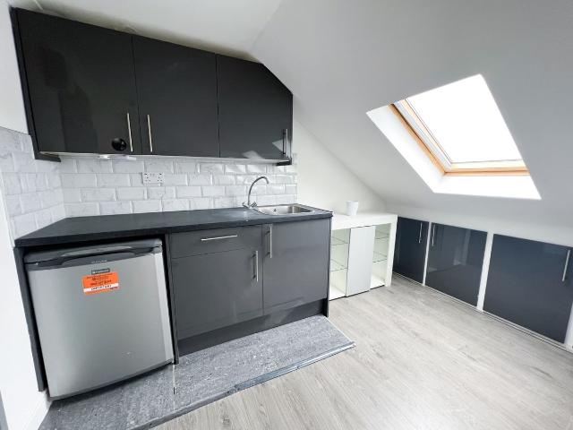 Studio for rent in Newbury Park, Greater London