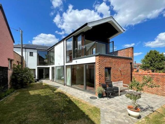 House for sale in Whisstocks Place, Eastbridge