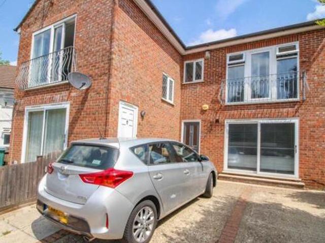 House for sale in Watford Heath, North Watford