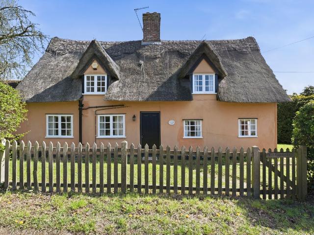 House for rent in Chelmondiston, Suffolk