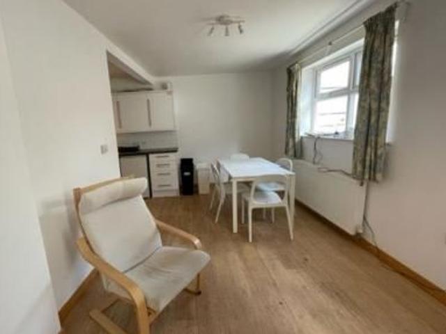 Room for rent in Bede Island, Old Wharf