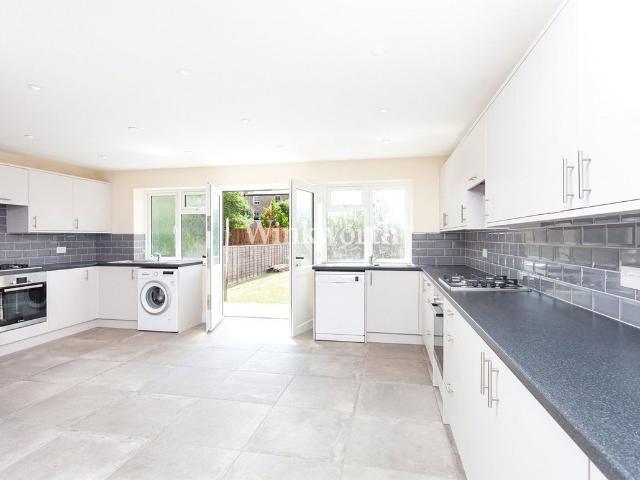 House for rent in Golders Green, Greater London