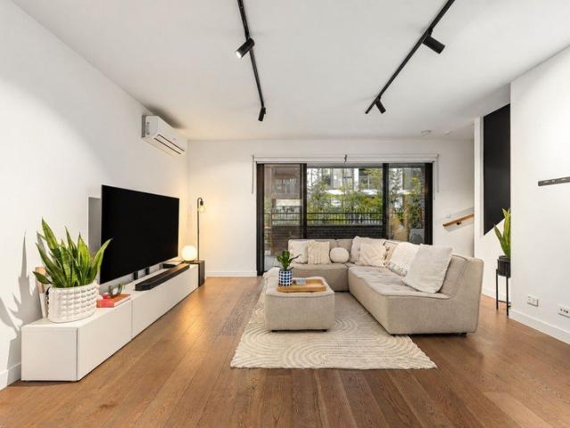 Townhouse for sale in Alphington, Melbourne