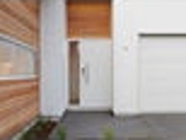 House for sale in Chaslands, Canterbury