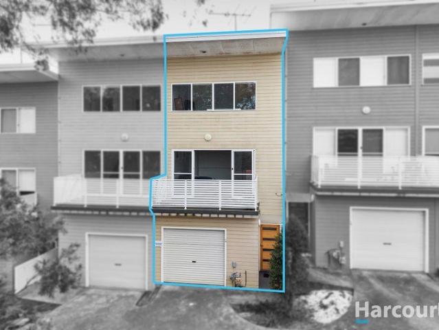 Townhouse for sale in Ambergate, New South Wales