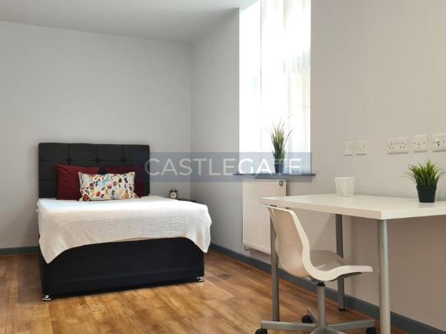 Room for rent in Highfields, Huddersfield