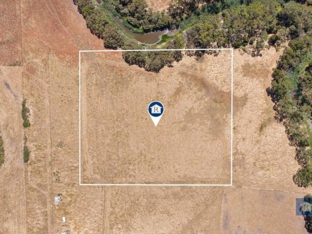 Cottage for sale in Pirron Yallock, Victoria