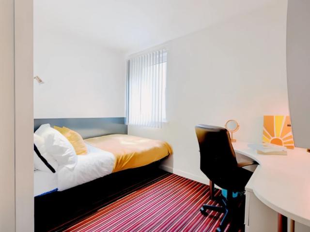 Room for rent in Bede Island, Old Wharf