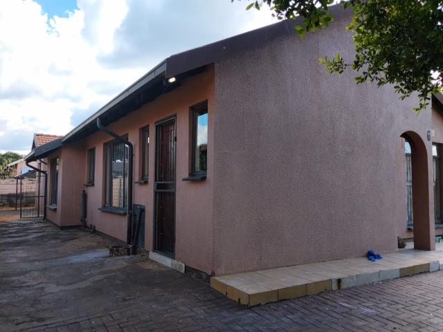 House for rent in Geelhoutpark, Rustenburg Local Municipality