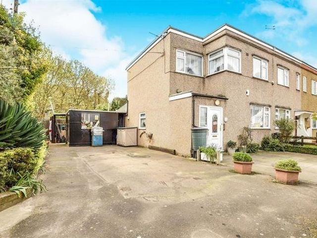 Room for rent in London Borough of Hounslow, Feltham