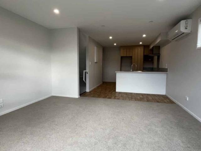 Townhouse for rent in Owhata