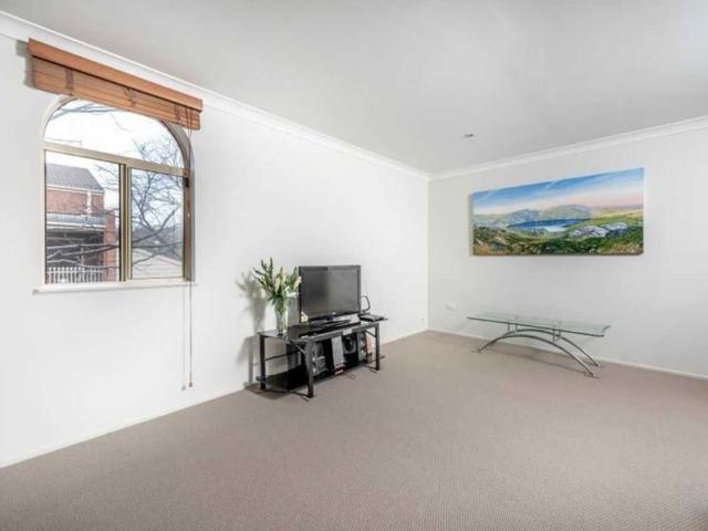 Apartment for rent in Phillip, District of Woden Valley