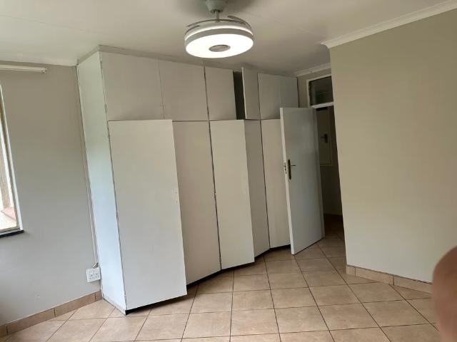 Townhouse for rent in Waterkloof, Gauteng