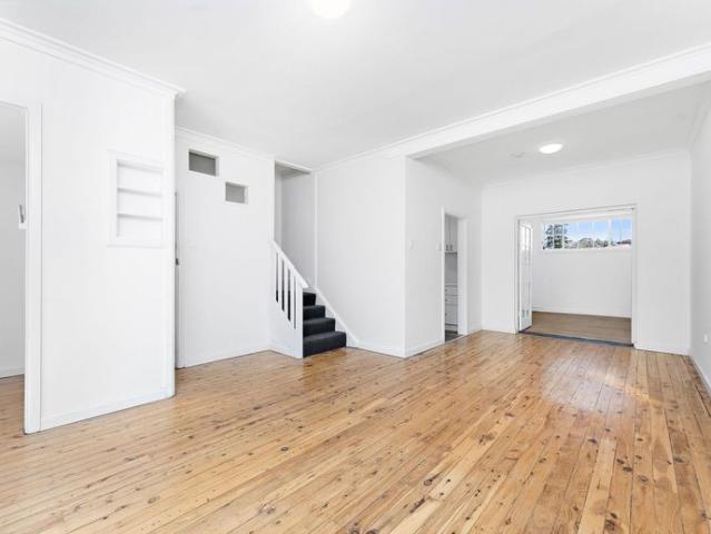 House for rent in Wollongong West, New South Wales