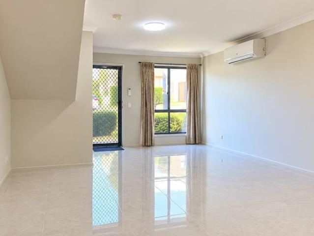 Townhouse for rent in Sydney, New South Wales