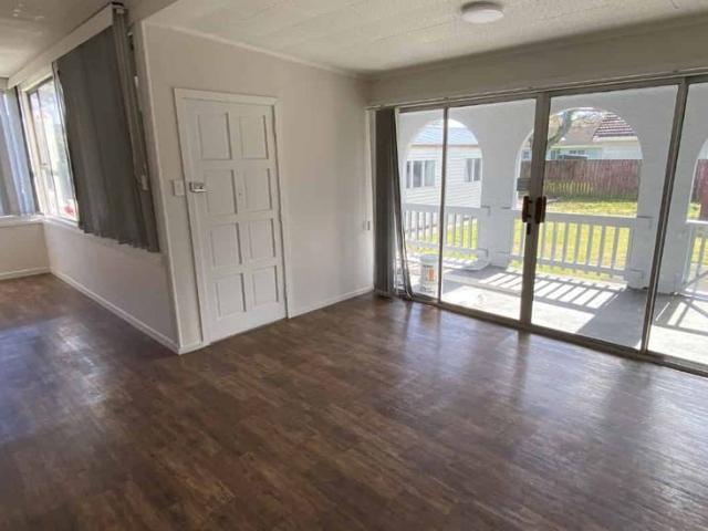 House for rent in Owhata, Oroua County