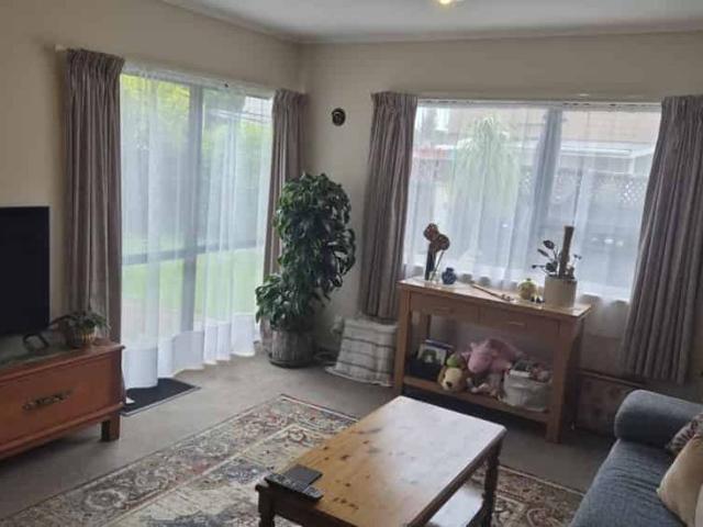 House for rent in Birkdale, Kaipātiki