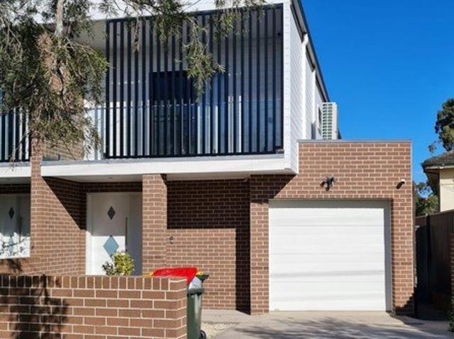 Duplex for rent in Lalor Park, Sydney