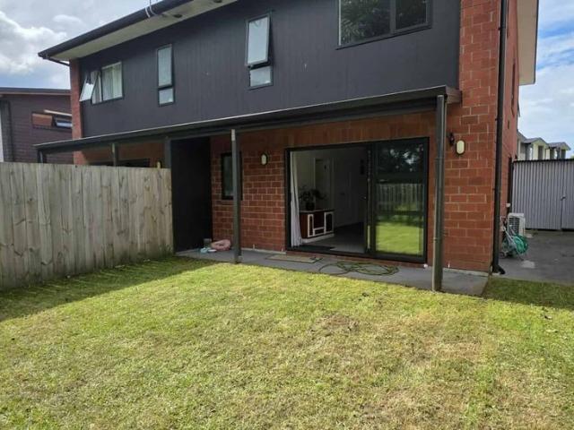 Townhouse for rent in Hillsborough, Taranaki