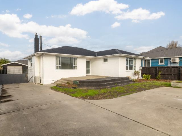 House for rent in Chaslands, Canterbury