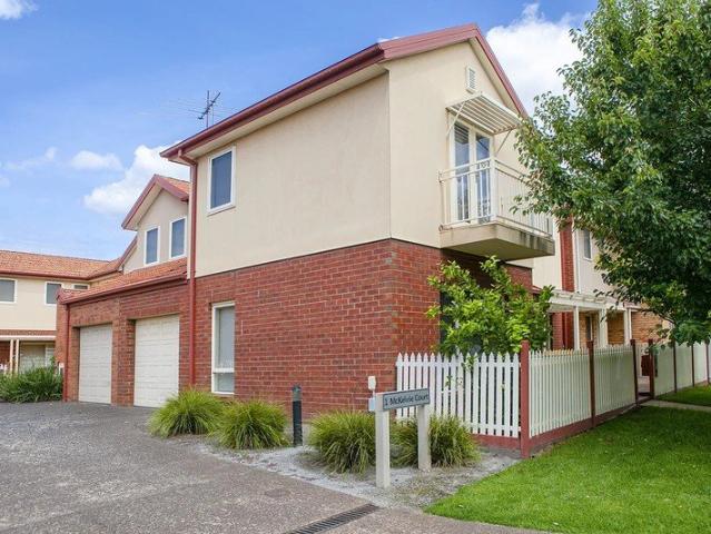 Townhouse for rent in Camerons Creek, Victoria