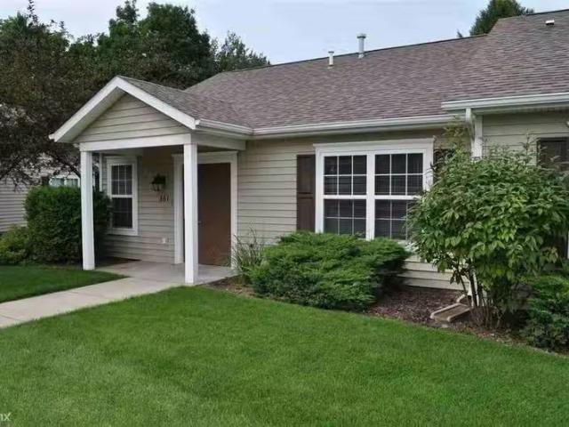 Condo for sale in Kalamazoo Condo for sale in Kalamazoo