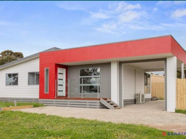House for rent in Wimbledon Heights, Victoria