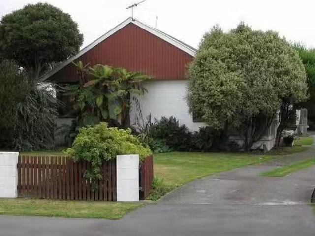 House for rent in Chaslands, Canterbury