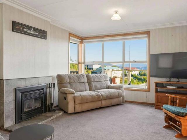 House for rent in Otakou