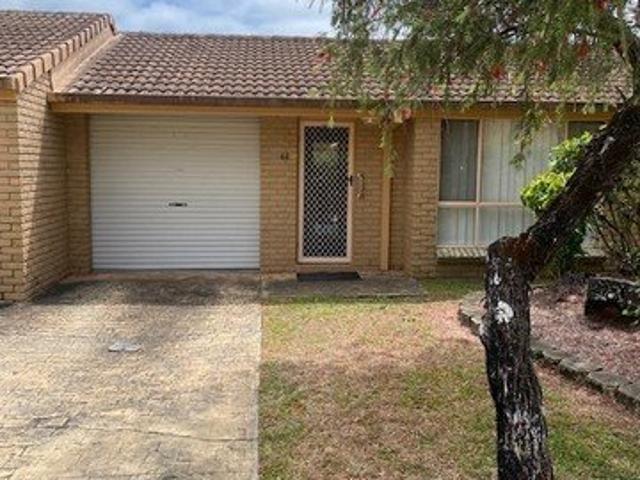 Townhouse for rent in Coombabah, Gold Coast City