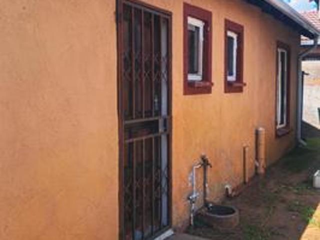 House for rent in Windmill Park, City of Ekurhuleni Metropolitan Municipality