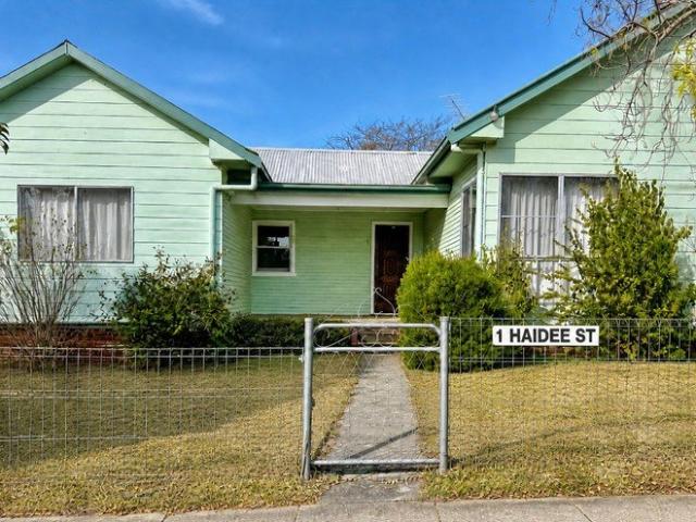 Cottage for rent in Halls Creek, New South Wales