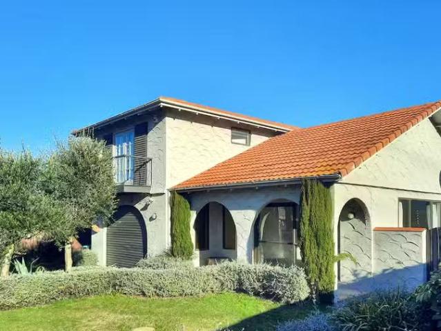 House for rent in Chaslands, Canterbury