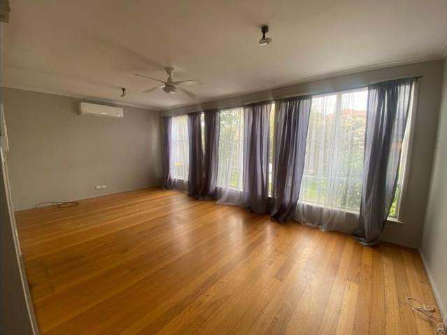 House for rent in Churchill, Victoria