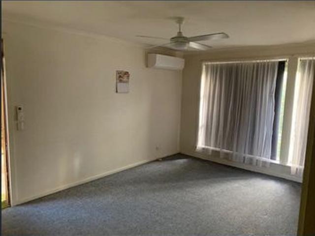 House for rent in Churchill, Victoria