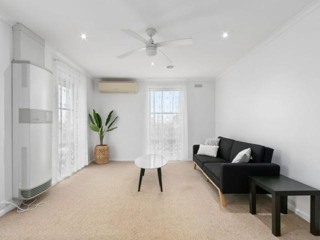 House for rent in Churchill, Victoria