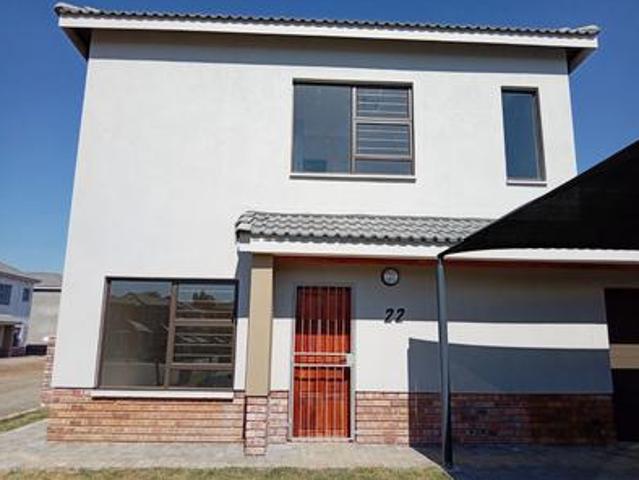 Townhouse for sale in Tlhabane, North West