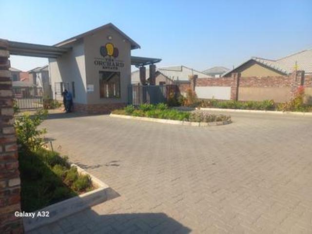 Townhouse for sale in Tlhabane, North West
