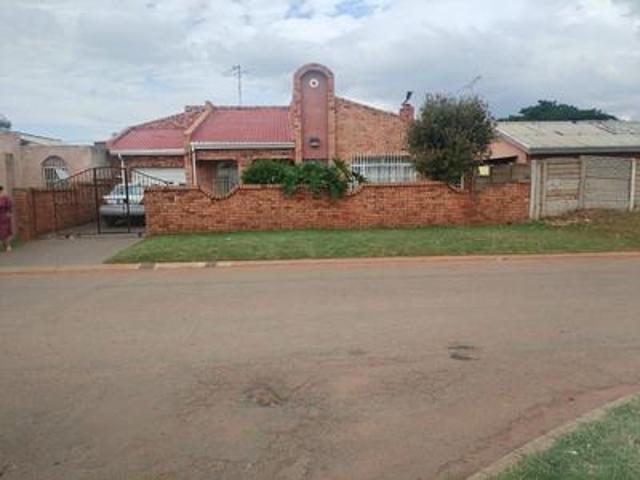 House for sale in Vosloorus, Gauteng