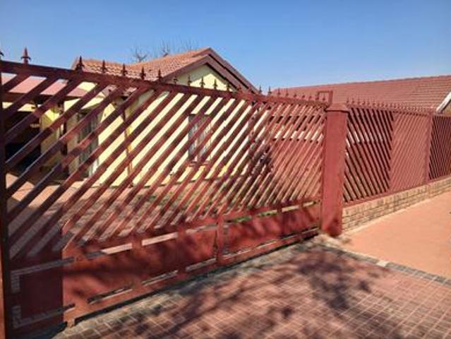 House for sale in Waterkloof, Gauteng