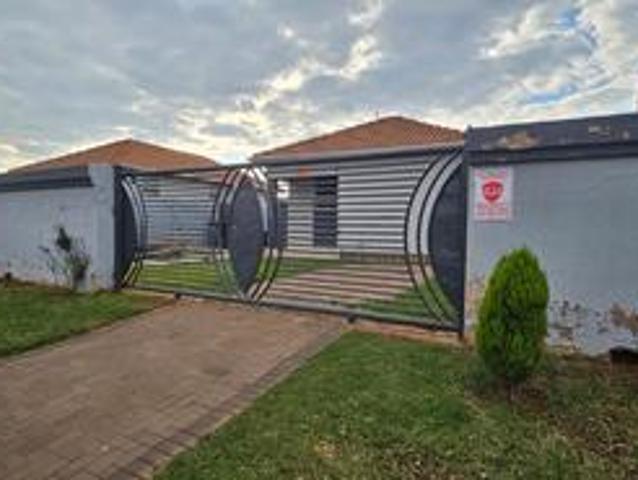 House for sale in Waterkloof, Gauteng