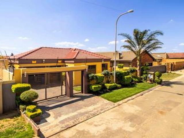 House for sale in Soweto, Gauteng