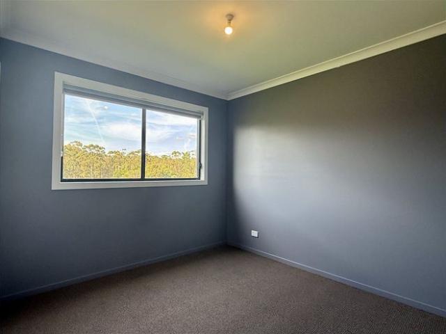 House for rent in Churchill, Victoria