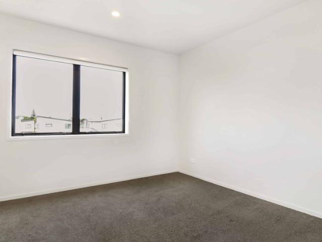 Townhouse for rent in Owhata, Oroua County