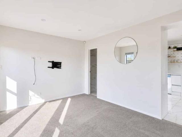 Townhouse for rent in Kauri Flats, Papakura