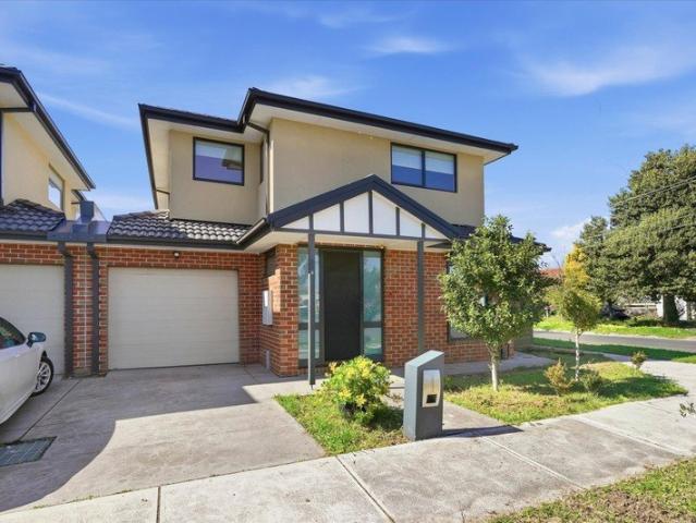 Townhouse for rent in Camerons Creek, Victoria
