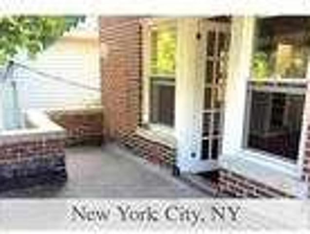 House for rent in The Bronx, Arverne