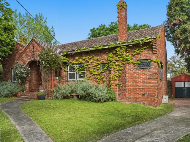 House for rent in Surrey Hills, Melbourne
